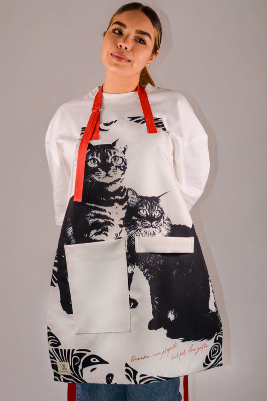 Delantal Alana y Josefina Rojo